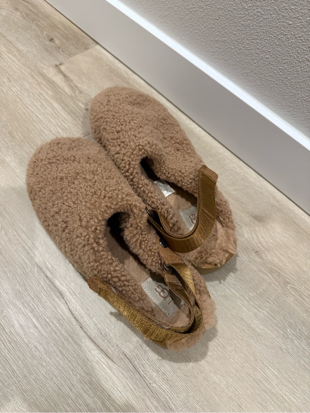 UGG Women's Shearling Slingback Mules in Camel